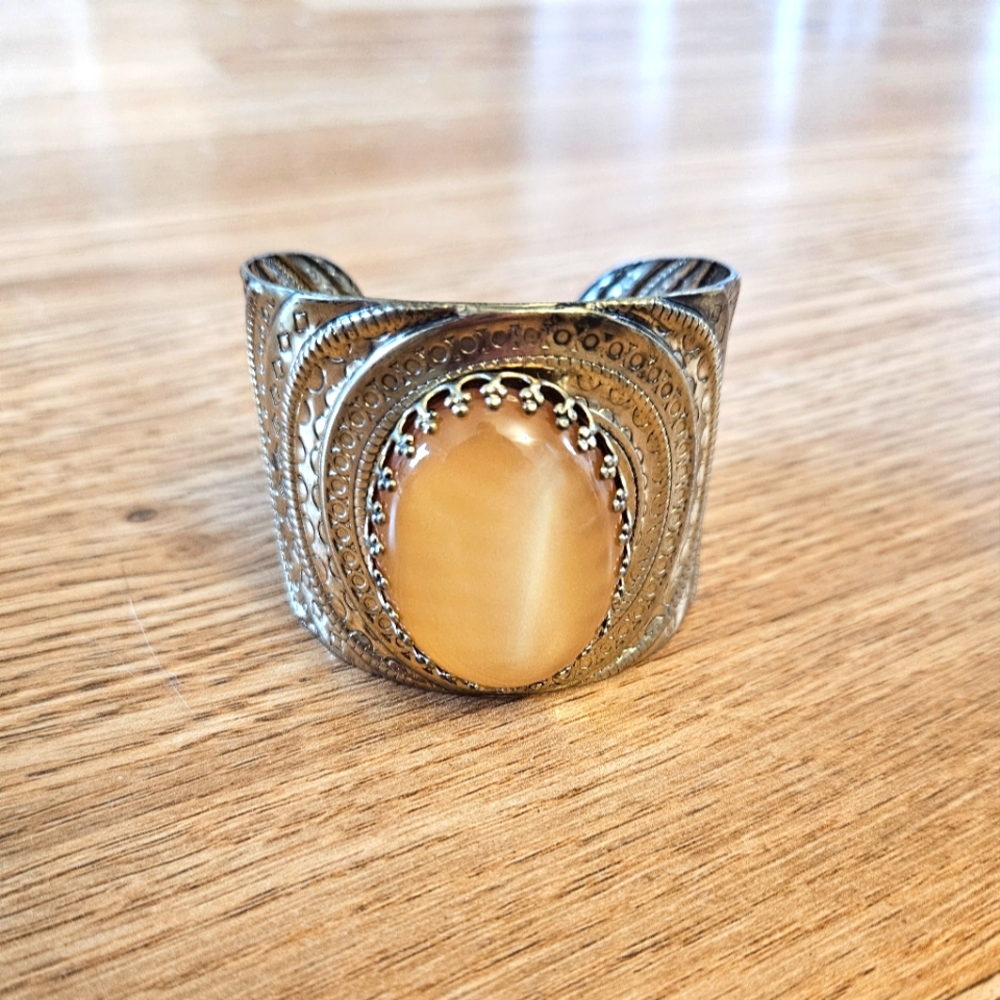 Vintage/antique bronze/gold jewelry cuff